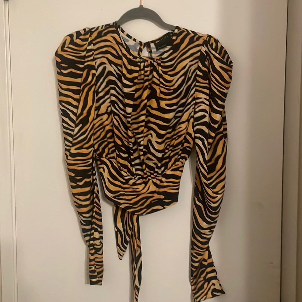 Like NEW! NEVER WORN! #AnimalPrint #Blouse